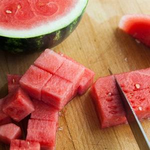 Cách làm sinh tố vải dưa hấu