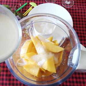Cách làm sinh tố xoài thạch dừa