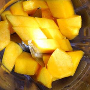 Cách làm sinh tố xoài thơm