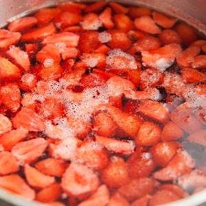 Cách làm siro dâu handmade