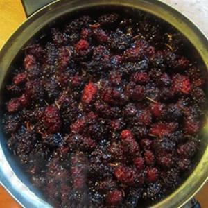 Cách làm siro dâu tằm mát lạnh