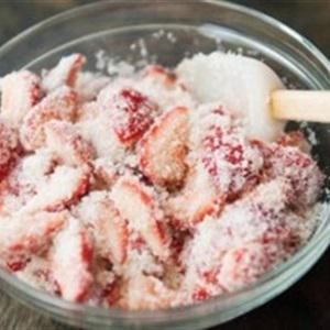 Cách làm siro dâu tây