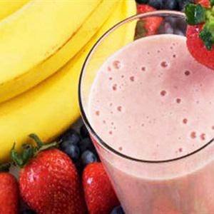 Cách làm smoothie chuối mix dâu tây