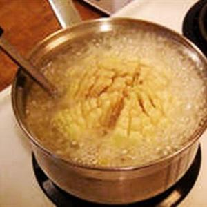 Cách làm snack hành tây hoa cúc