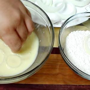 Cách làm snack hành tây chiên giòn