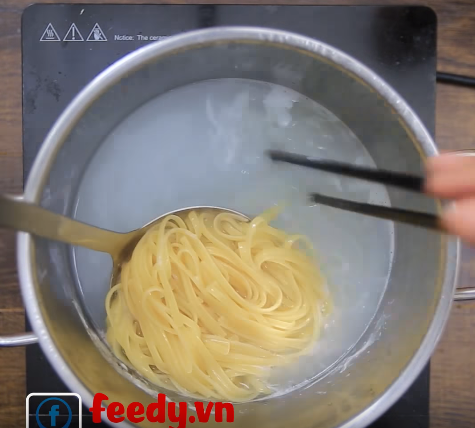 Snack khoai lang lát giòn thơm ná thở, cắn miếng mê ngay