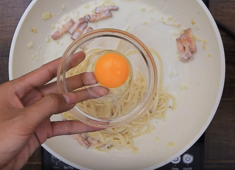 Snack khoai lang lát giòn thơm ná thở, cắn miếng mê ngay