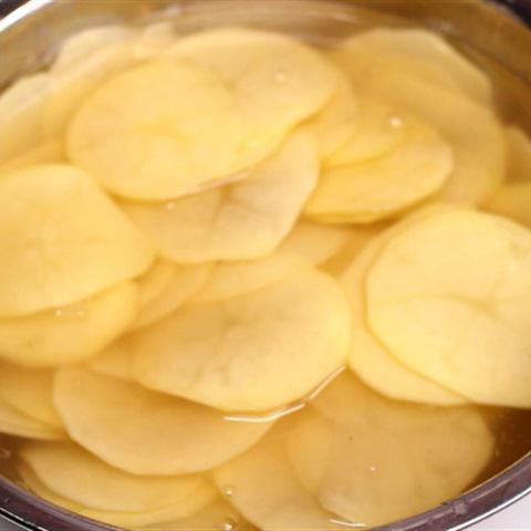 Cách làm snack khoai tây giòn rụm