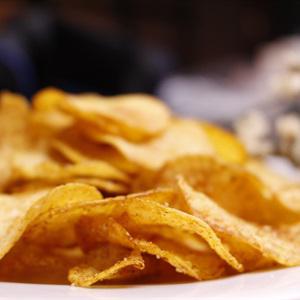 Cách làm snack khoai tây giòn rụm