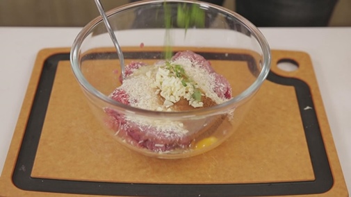 Snack mì que giòn ngon vô đối ai ăn cũng nghiền