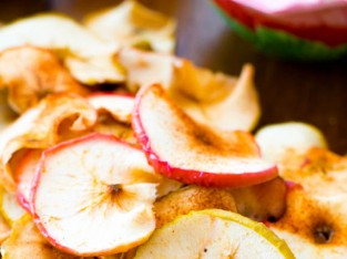 Snack táo quế giòn tan