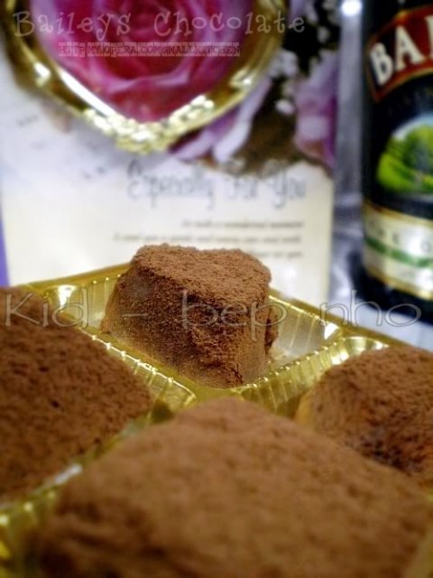 Sô-cô-la nhân nho khô