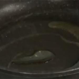 Cách làm sò huyết xào me