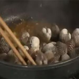 Cách làm sò huyết xào me