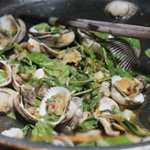 Cách làm sò huyết xào rau răm