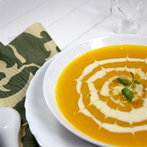 Cách làm soup bí đỏ kem tươi