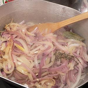 Cách làm soup hành tây kiểu Pháp