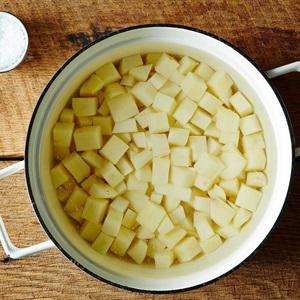 Cách làm soup thịt gà khoai tây