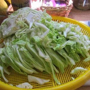 Cách làm spaghetti bắp cải cá mặn