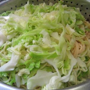 Cách làm spaghetti bắp cải cá mặn