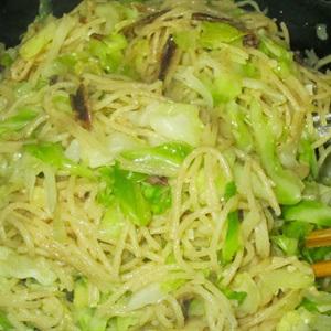 Cách làm spaghetti bắp cải cá mặn