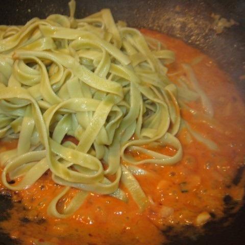 Cách làm spaghetti cá hồi