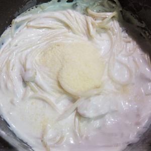 Cách làm spaghetti gà sốt kem tươi