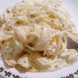 Cách làm spaghetti gà sốt kem tươi
