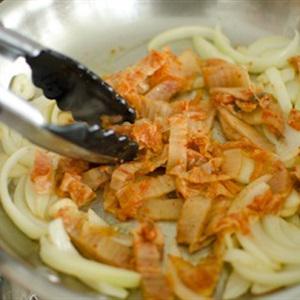 Cách làm spaghetti kimchi