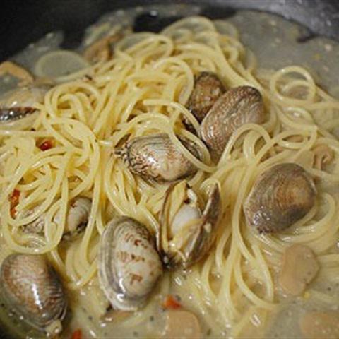 Cách làm spaghetti ngao đầy dinh dưỡng