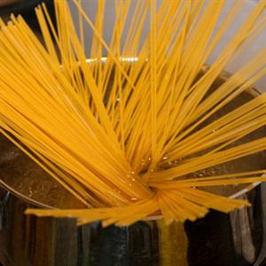 Cách làm spaghetti phi lê cá hồi