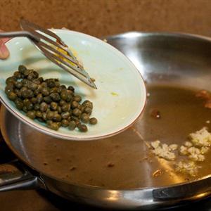 Cách làm spaghetti phi lê cá hồi