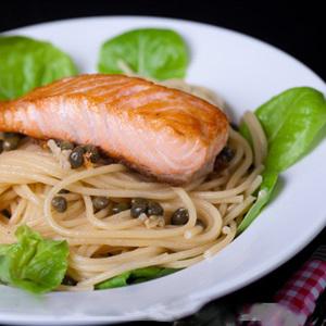 Cách làm spaghetti phi lê cá hồi