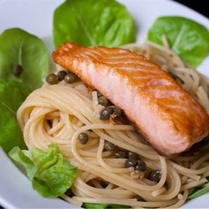 Cách làm spaghetti phi lê cá hồi