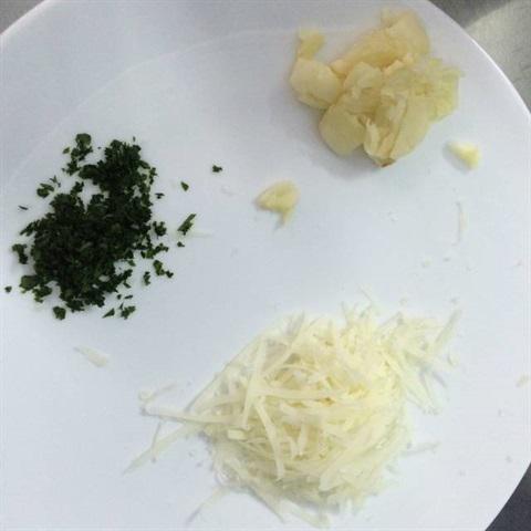 Cách làm spaghetti sốt kem tôm