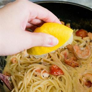 Cách làm spaghetti sốt tôm kem