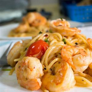 Cách làm spaghetti sốt tôm kem