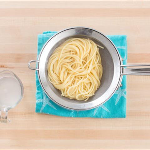 Cách làm spaghetti sốt tôm tươi