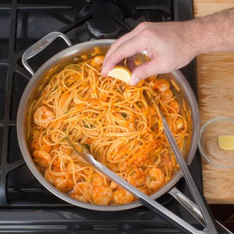 Cách làm spaghetti sốt tôm tươi
