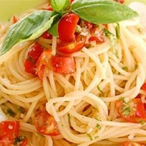Cách làm spaghetti trộn cà chua