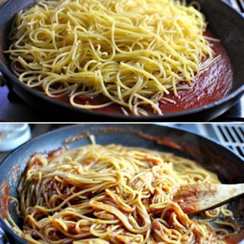 Cách làm spaghetti trộn gà nướng phô mai