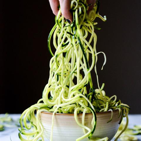 Cách làm spaghetti từ sợi bí ngòi