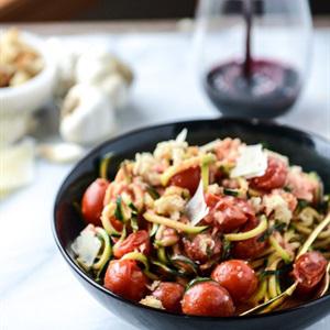 Cách làm spaghetti từ sợi bí ngòi