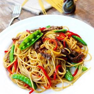 Cách làm spaghetti xào thịt bò