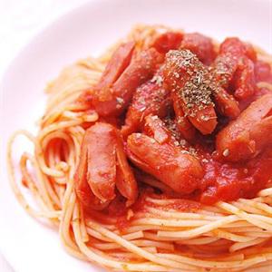 Cách làm spaghetti xúc xích sốt cà chua