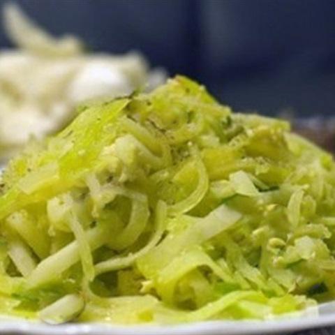 Cách làm su su xào trứng