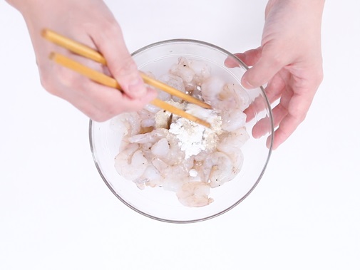 Sữa chua dâu tây kèm hạt bo bo giúp giảm cân nhanh chóng