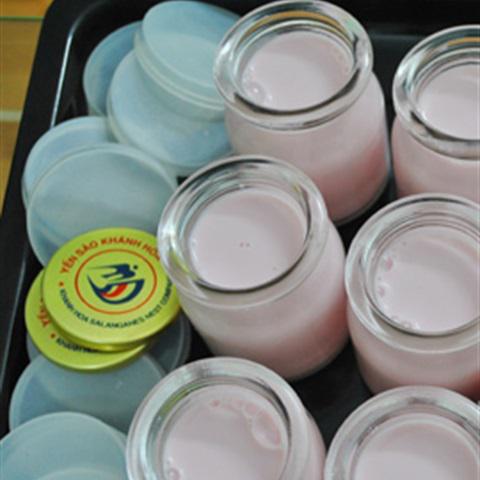 Cách làm sữa chua hương dâu