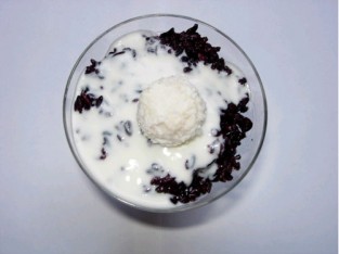 Sữa chua kem nếp cẩm