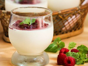 Sữa chua sốt mâm xôi